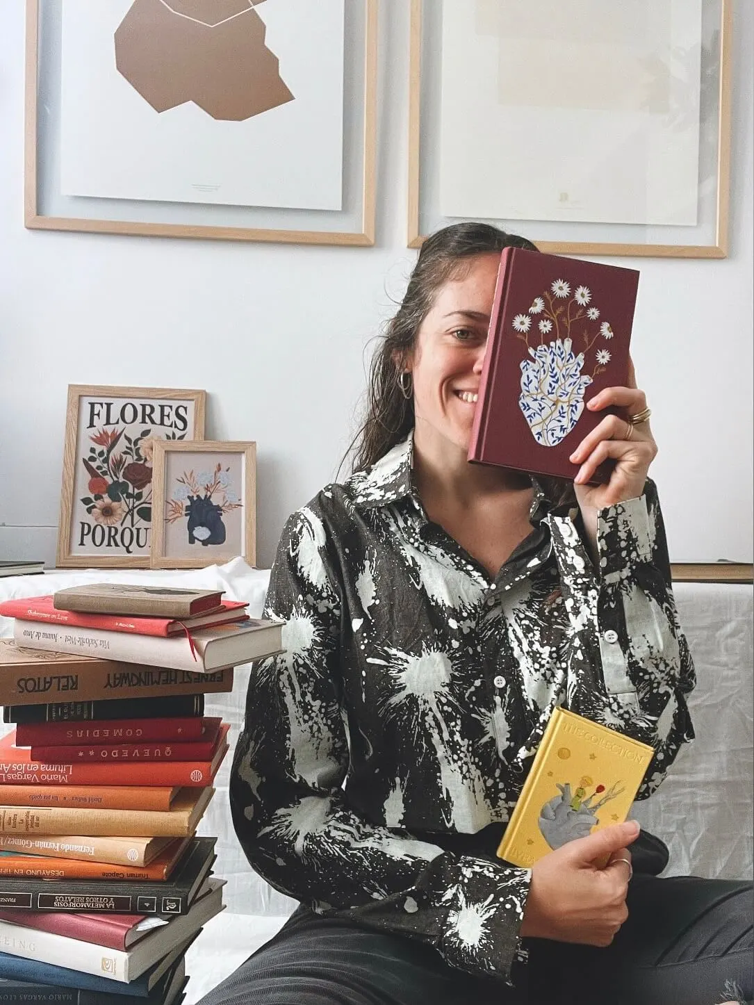 Mulher com caderno
